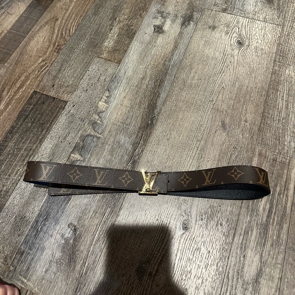 Louis Vuitton Reversible Belt. - Picture 2 of 3